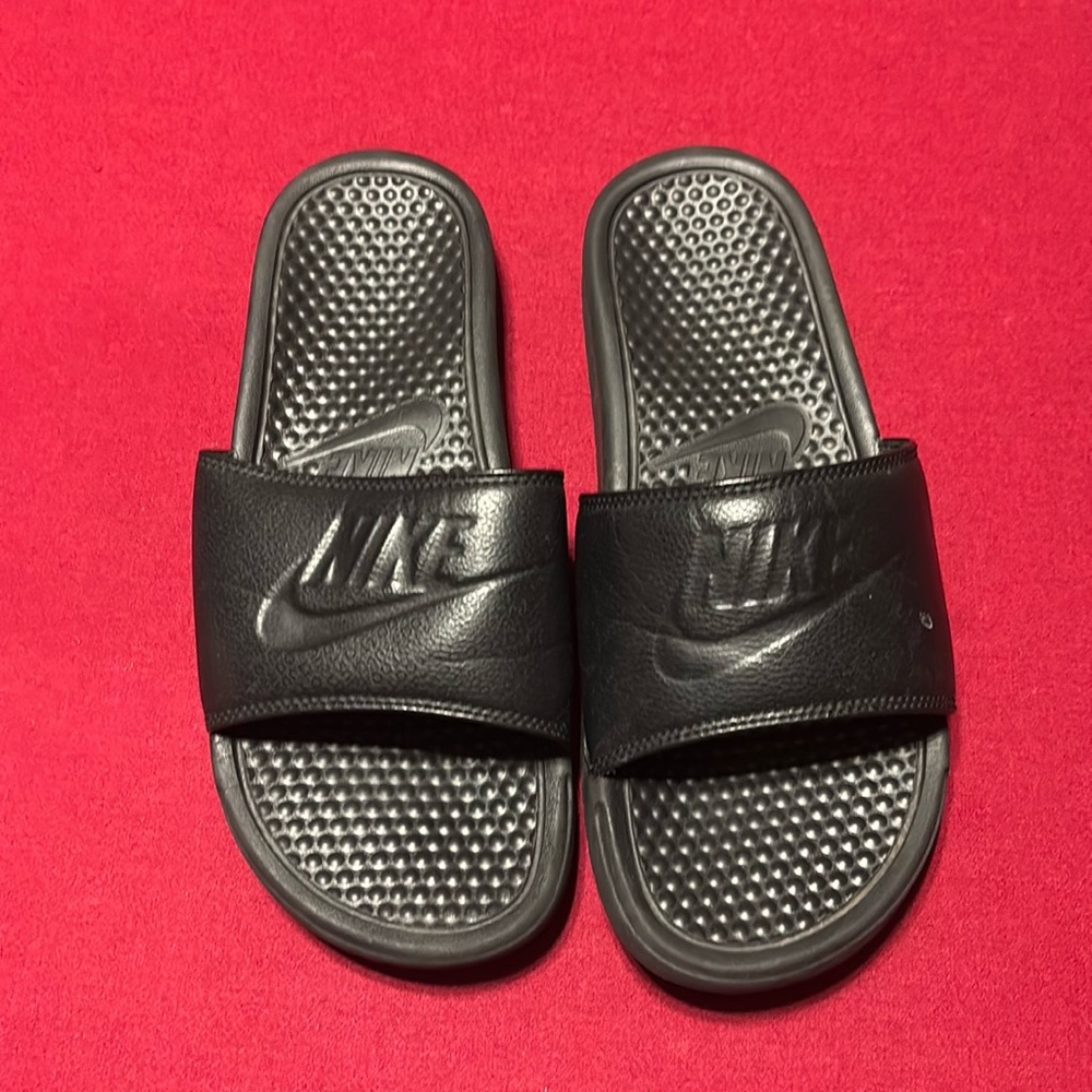 Nike slides